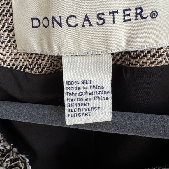 100% Silk Doncaster Women's Brown Blazer with Floral Accents - Picture 9 of 10